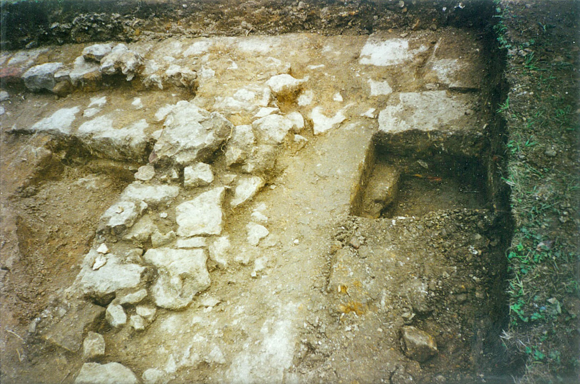 Two-Men-in-a-Trench03